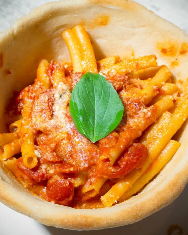 Ziti allo Scarpariello con pomodorino, basilico e parmigiano